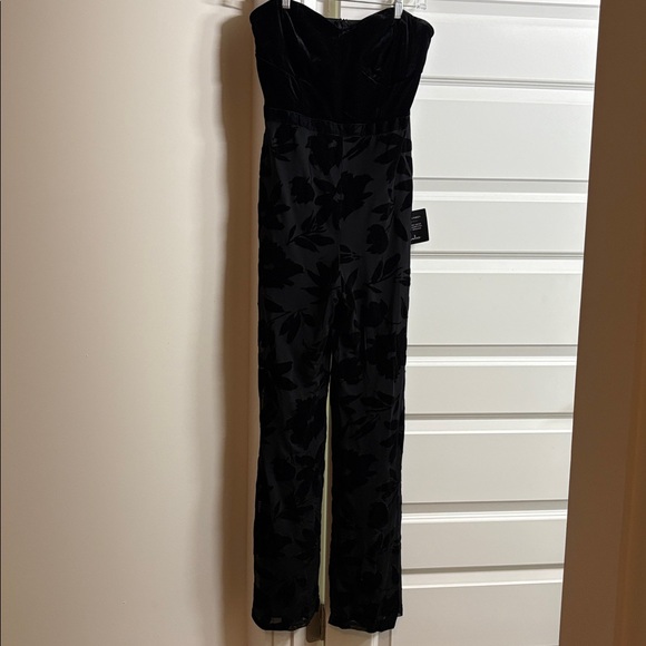 NWT LULUS Love About It black velvet strapless jumpsuit size large elegant - Picture 4 of 9